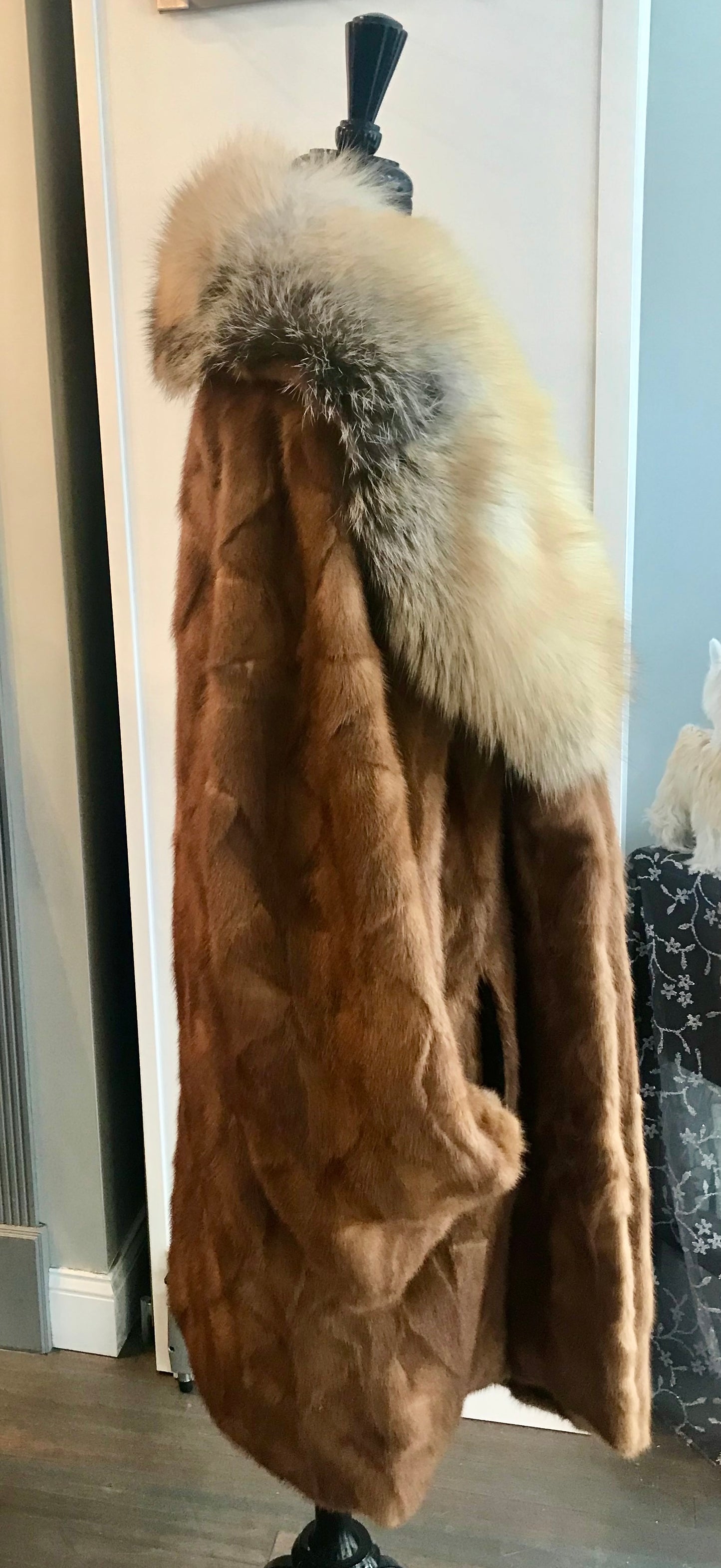 WHISKEY MINK GOLDEN ISLAND FOX COLLAR