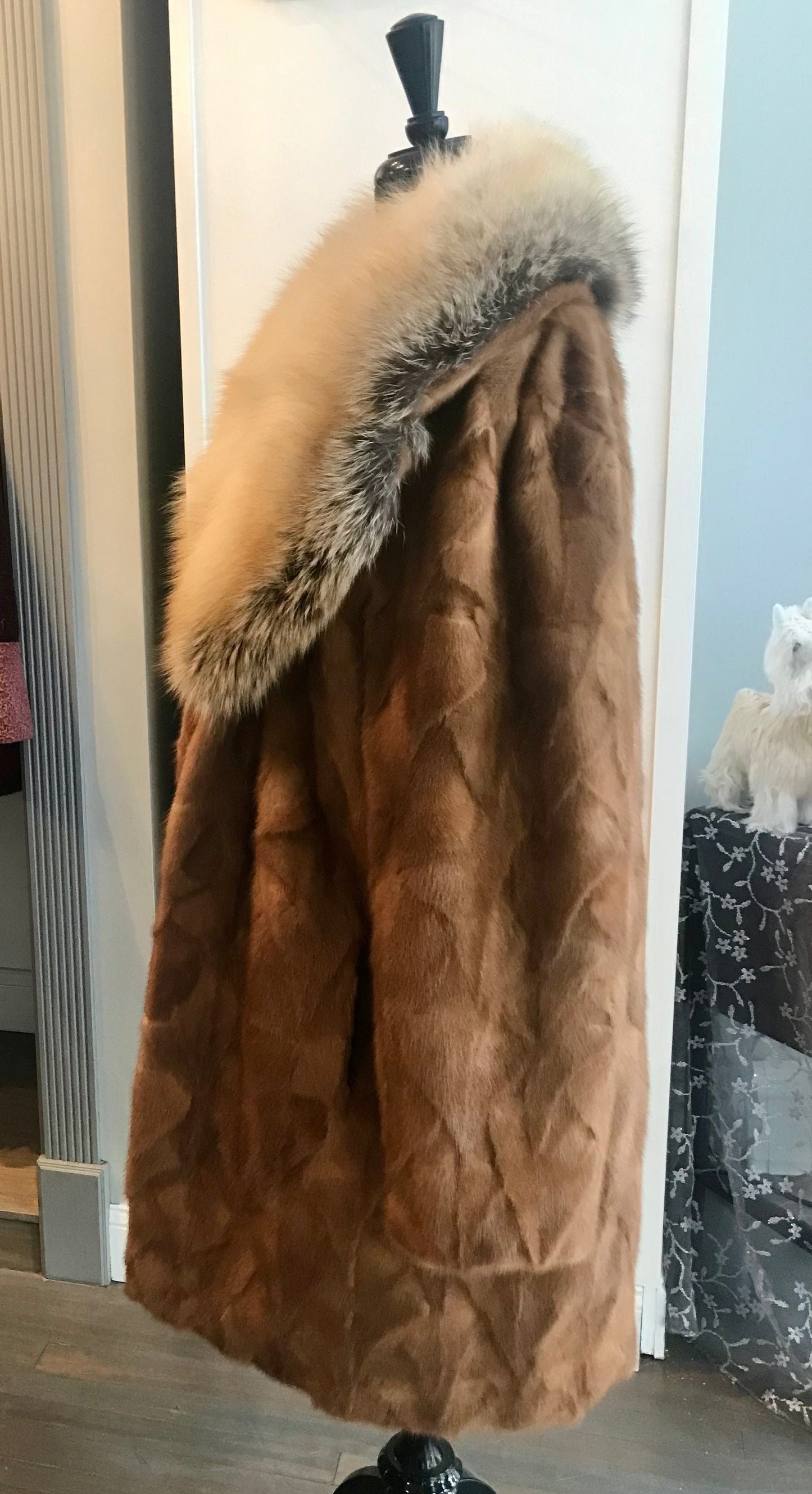 WHISKEY MINK GOLDEN ISLAND FOX COLLAR