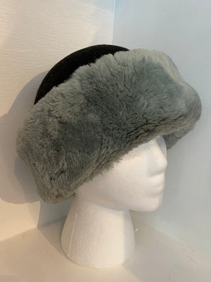 Black Wool Felt Hat Trimmed with Gray Beaver