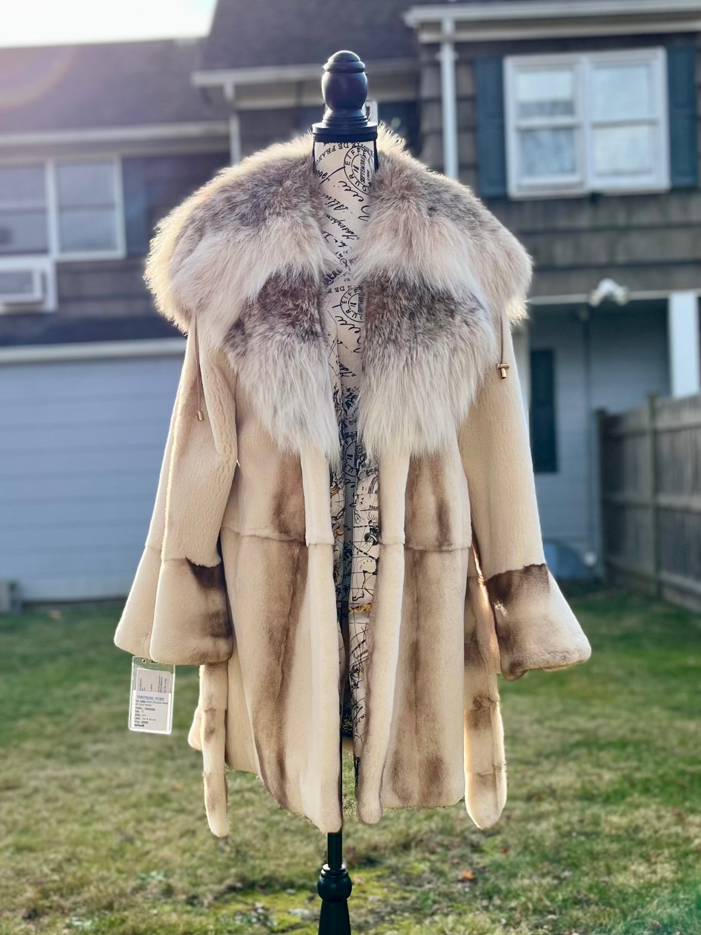 SEMI SHEARED MINK WITH LYNX HOOD