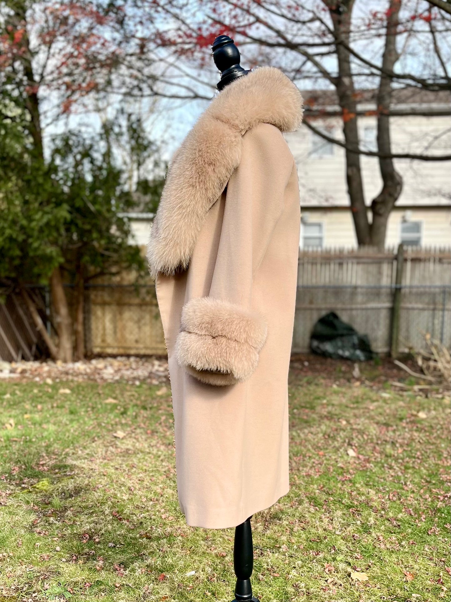 CASHMERE CT W/BELT-REMOVABLE FOX TRIM
