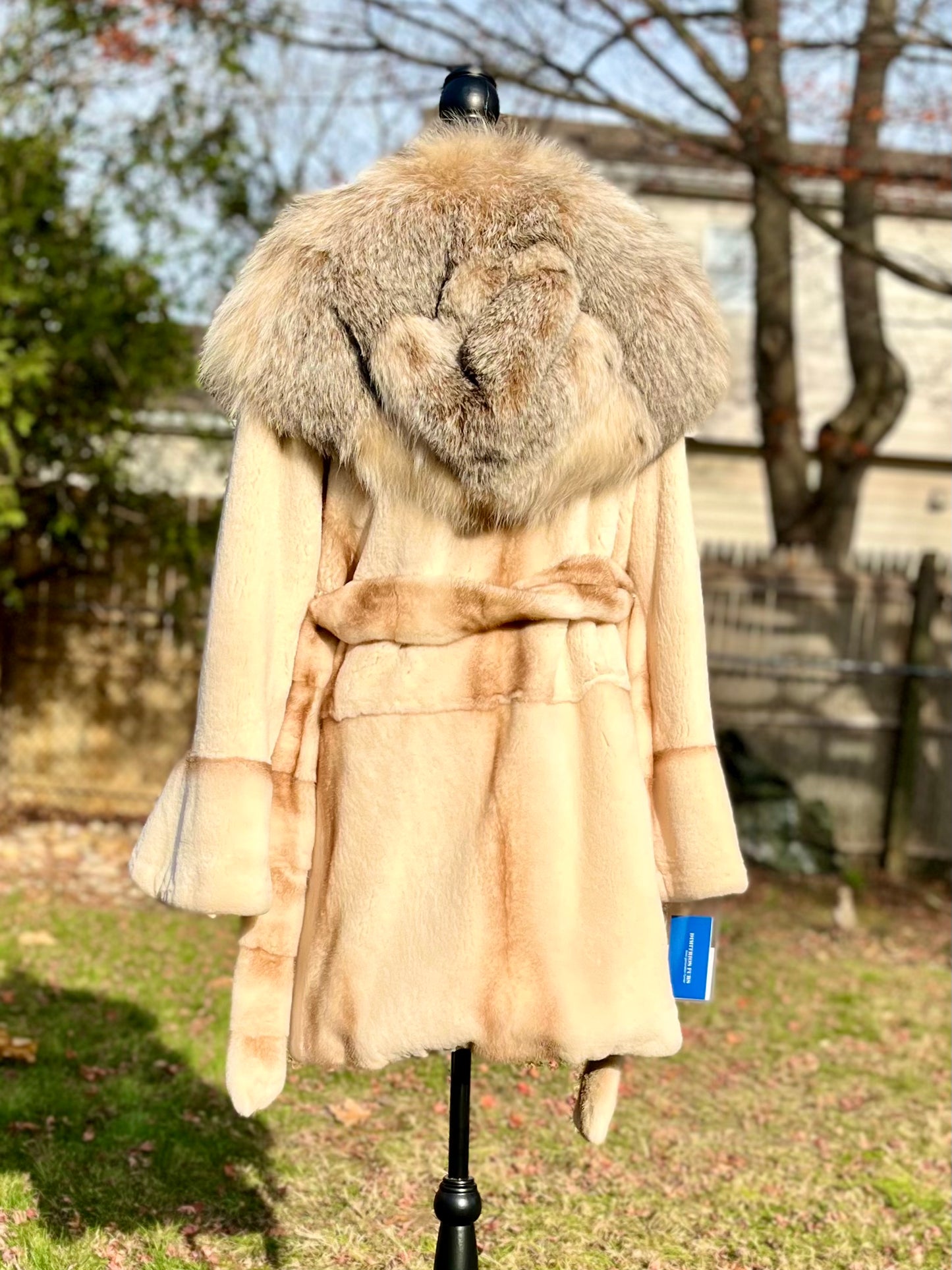 SEMI SHEARED MINK WITH LYNX HOOD