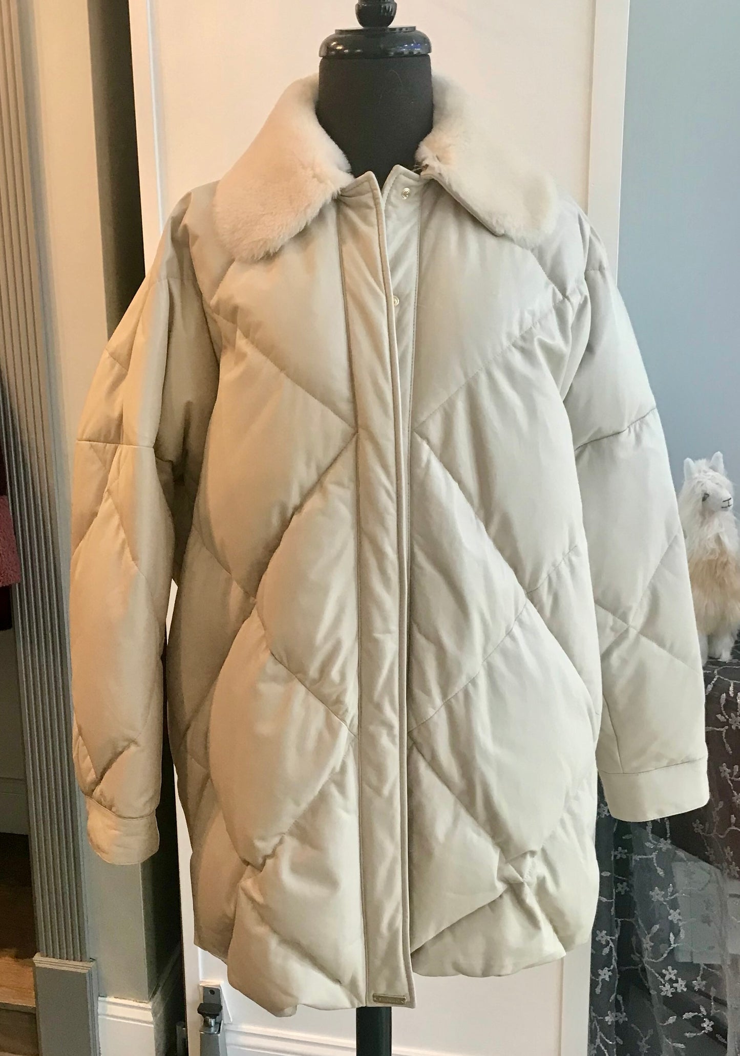 LEATHER GOOSE FEATHER CT - DIAMOND CUT DESIGN - SHEARLING COLLAR