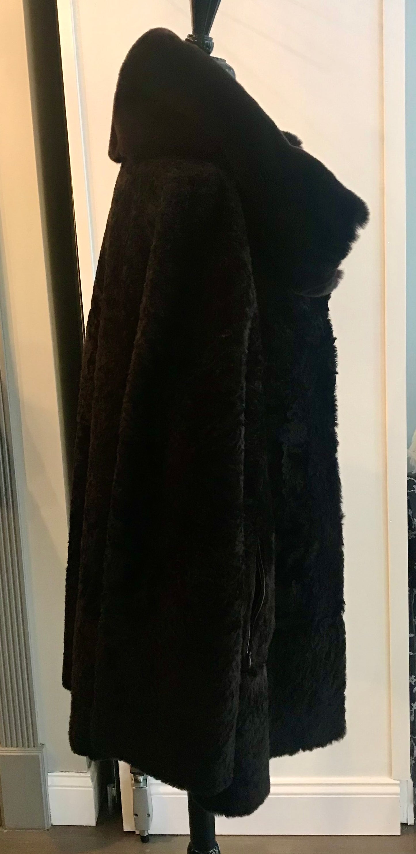 REVERSIBLE SHEARLING W/ SHEARED MINK TRIM