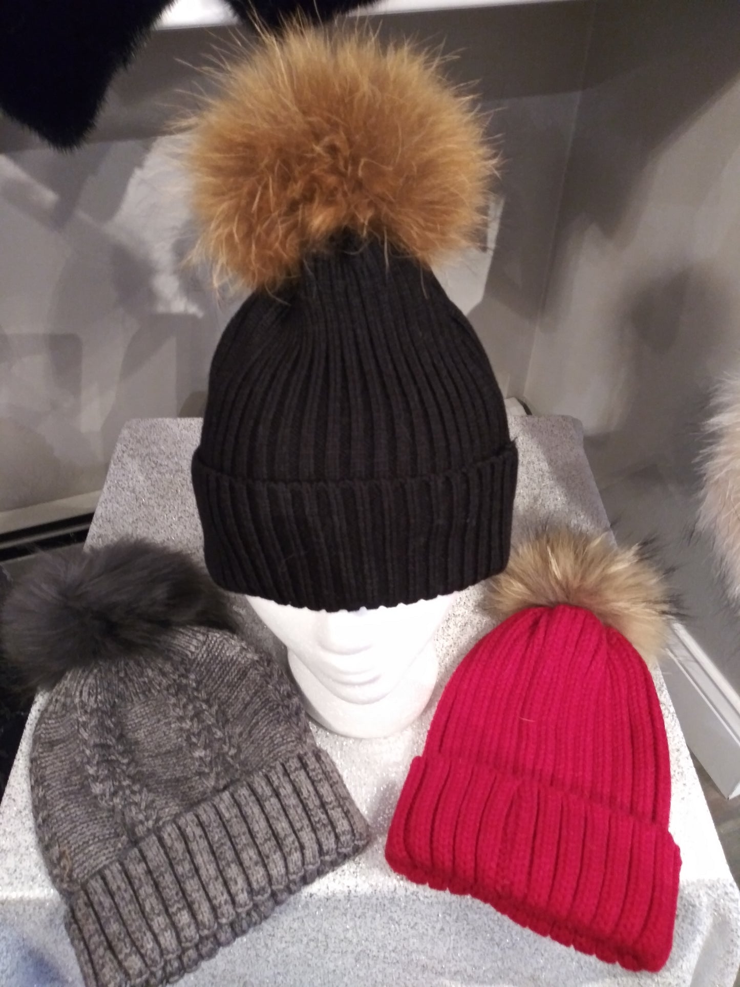 Wool hat with fur pompom