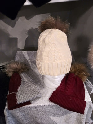 Wool hat with fur pompom