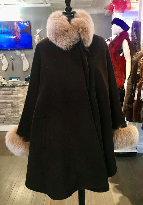 BABY ALPACA CAPE WITH BLUSH FOX TRIM