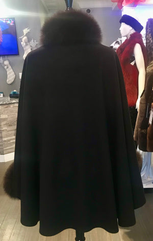 LORO PIANA CASHMERE CAPE W / FOX TRIM