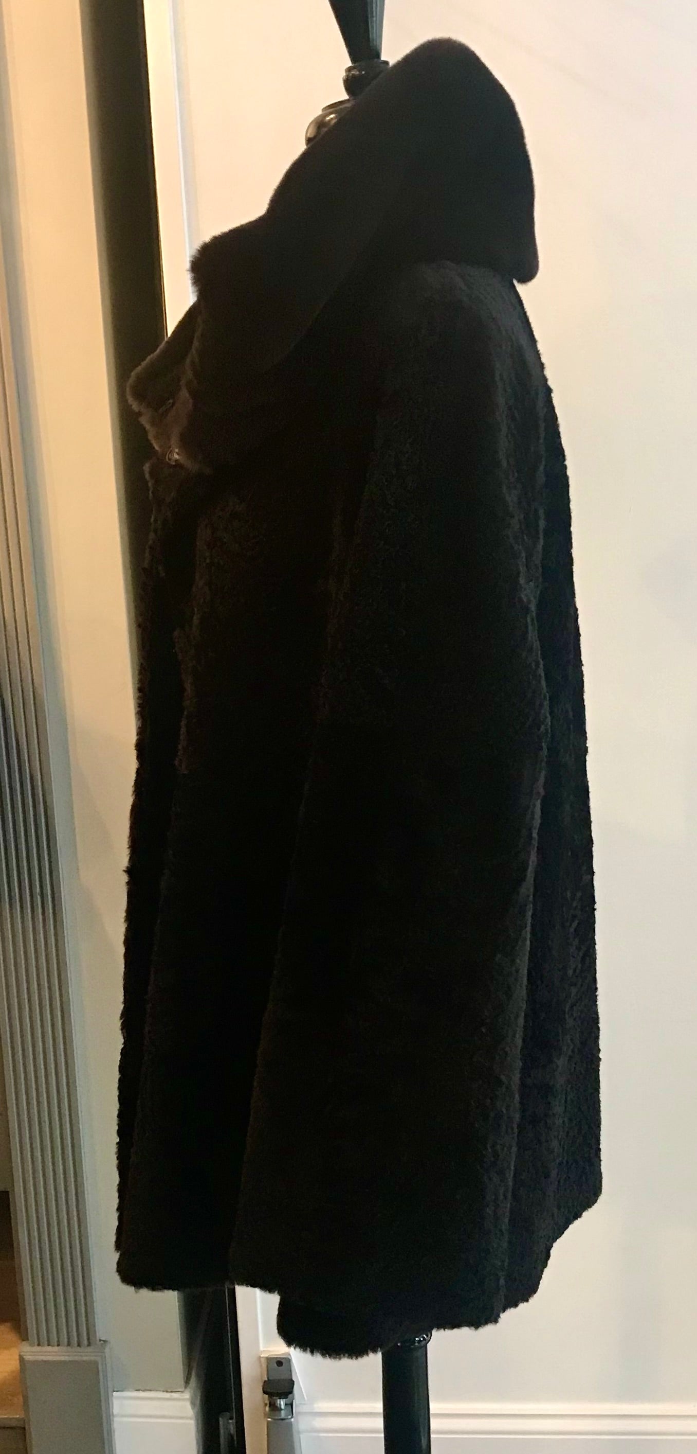REVERSIBLE SHEARLING W/ SHEARED MINK TRIM