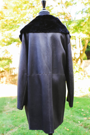 Nuuk Shearling Coat with Black Fur Collar
