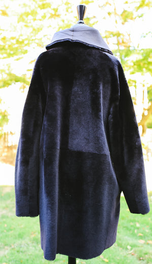 Nuuk Shearling Coat with Fur Collar